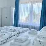 Westend Homestay *